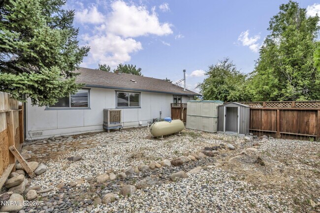 Building Photo - 17575 Parrot Dr