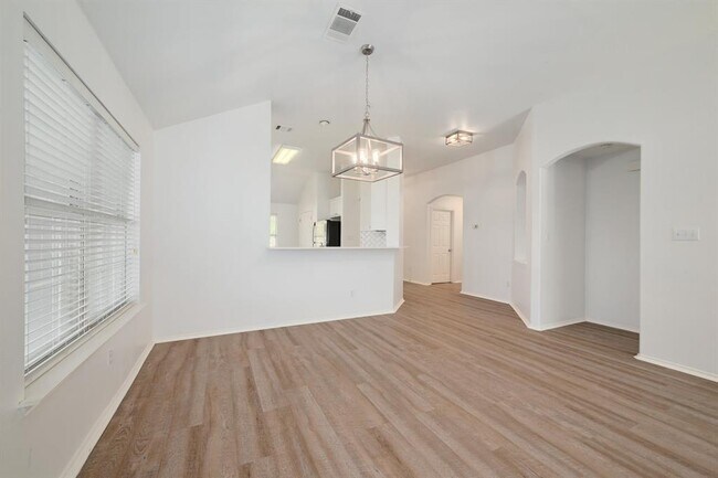 Building Photo - 2201 Portwood Bend Cove