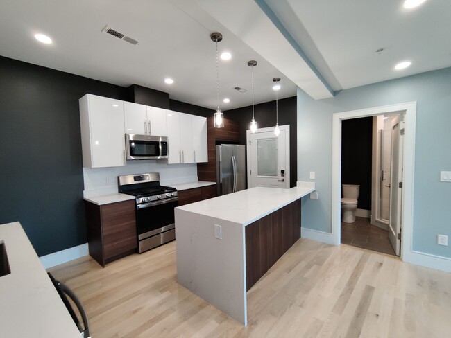 Building Photo - New Apartment on Washington SQ. Central He...