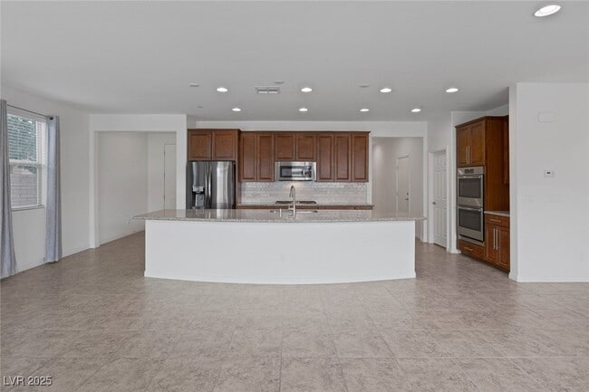 Building Photo - 489 Intonation St