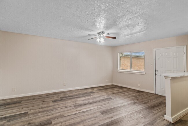 Building Photo - 4811 Oakland St