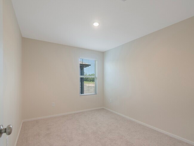 Building Photo - 15881 Blass Vly Dr