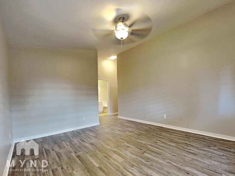 Building Photo - 11143 W Mariposa Dr