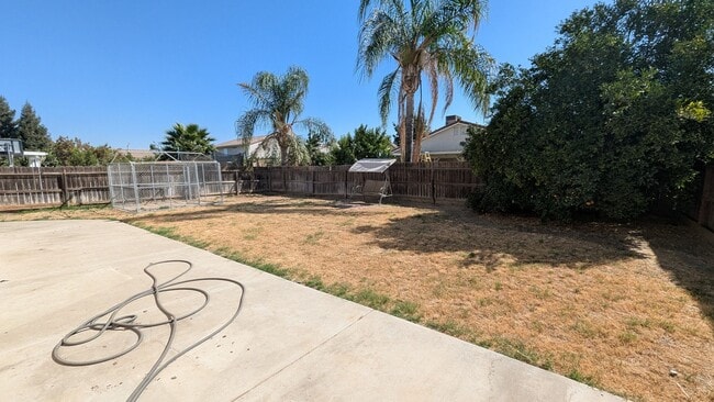 Building Photo - Immaculate 4 Bedroom 2.5 Bath Home