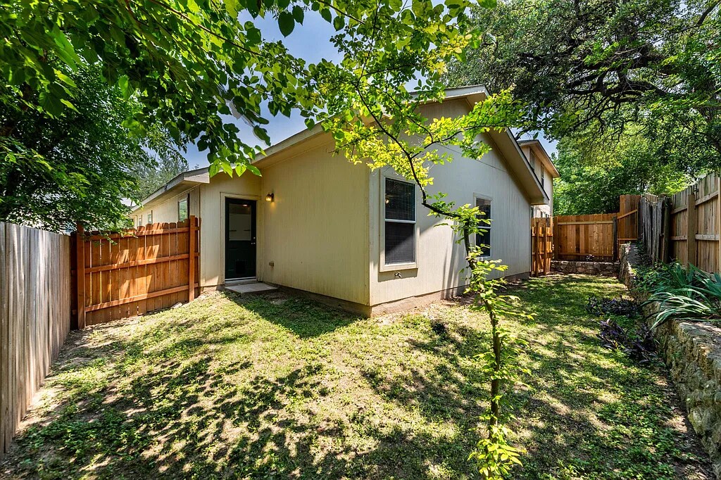 backyard - 8719 Davis Oaks Trl