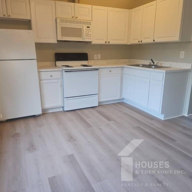 Building Photo - 1418 Anderson Ridge Rd