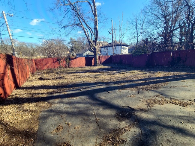 Building Photo - 5511 Lydia Ave