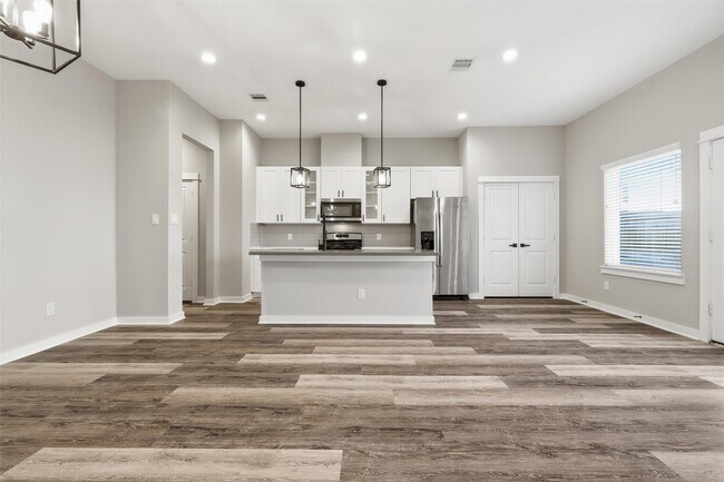 Building Photo - 417 Stonework Sage Ln