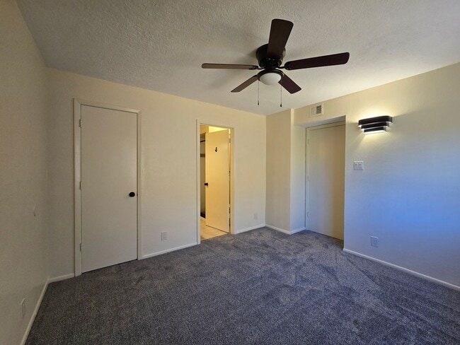 Building Photo - 941 Calle Mejia