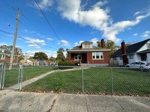 Building Photo - CHEVIOT - Charming 3 bed 1.5 bath brick cape cod