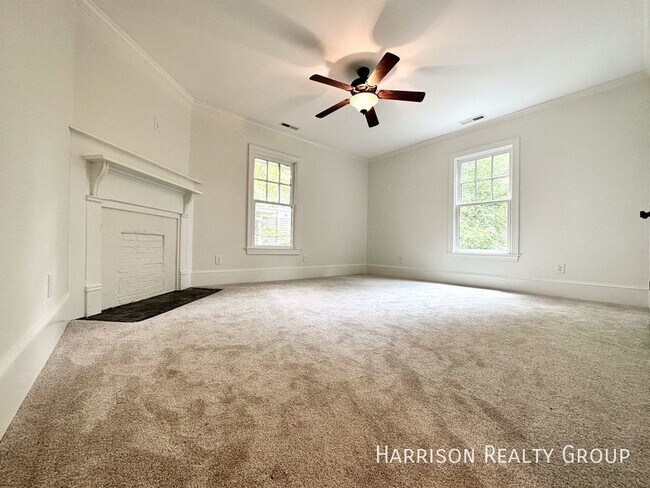 Building Photo - Beautifully Renovated Home In Historic Boy...