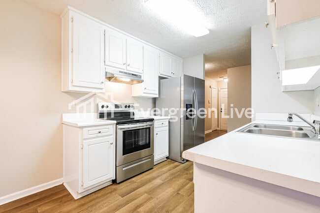 Building Photo - 528 Arcadia Ct