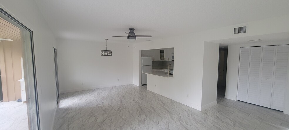 Building Photo - 100 Sweetgum Woods Ct