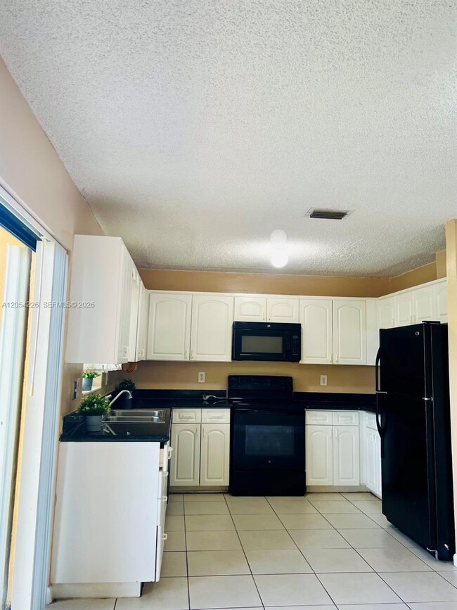 Building Photo - 4613 NW 91st Ave