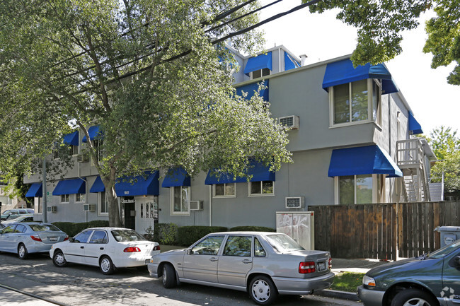 Building Photo - State House Apartments