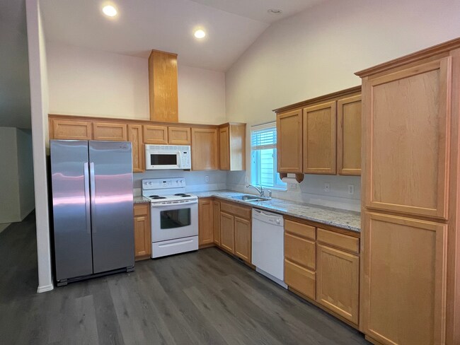 Building Photo - 5255 Mac St SE