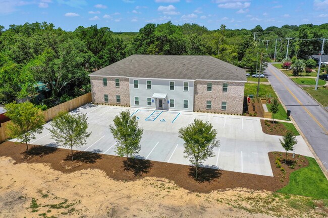 Building Photo - 305 Okaloosa Ave