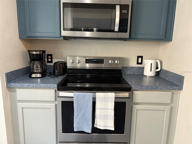 Building Photo - 893 Sandy Ridge Dr