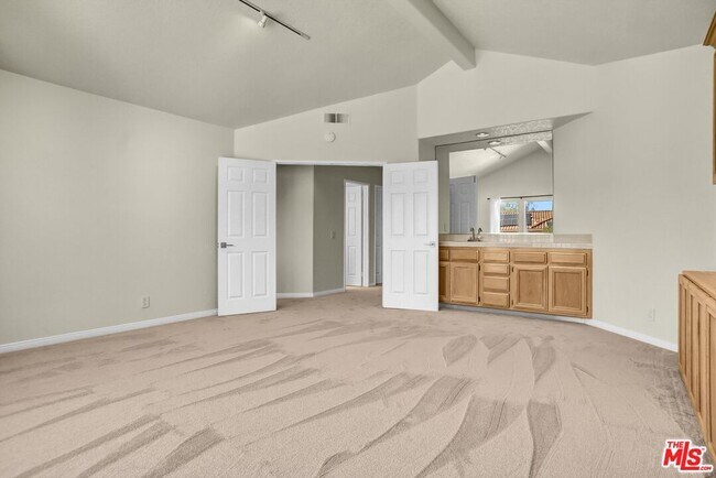 Building Photo - 2605 Country Ln