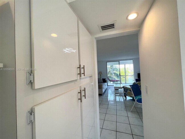 Building Photo - 3030 Marcos Dr