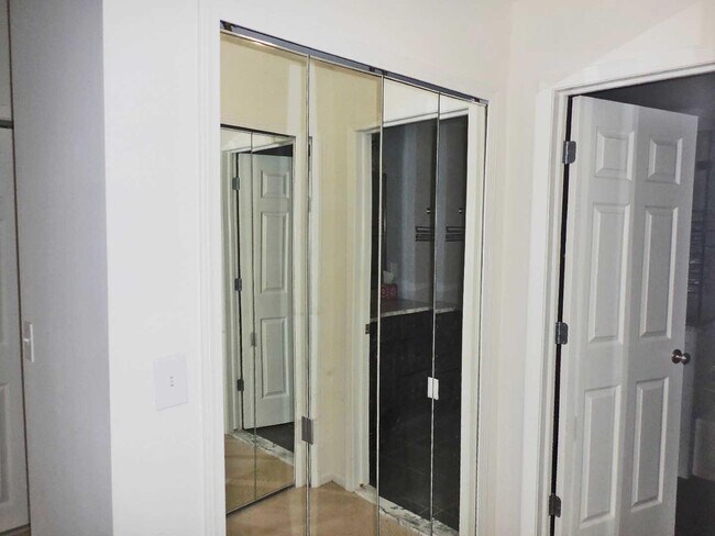 Building Photo - 4314 Hillside Dr