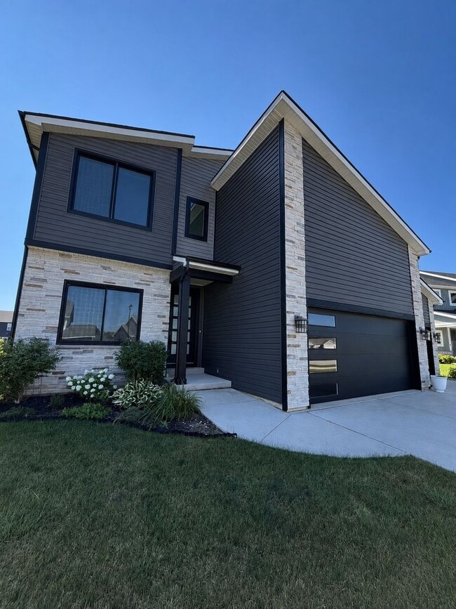 Building Photo - Luxury Custom-Built 6 Bedroom Home in West Lafayette with Finished Basement & Designer Features