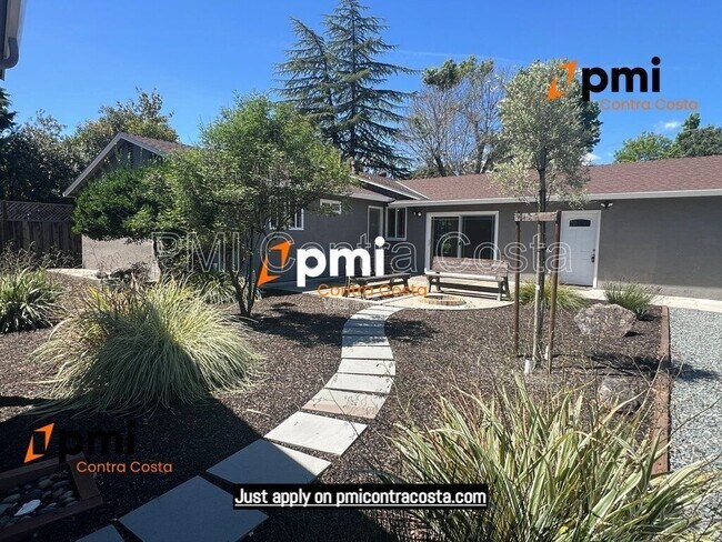 Building Photo - 1173 Las Juntas Way