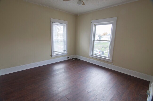 Building Photo - 1461 W 107th St