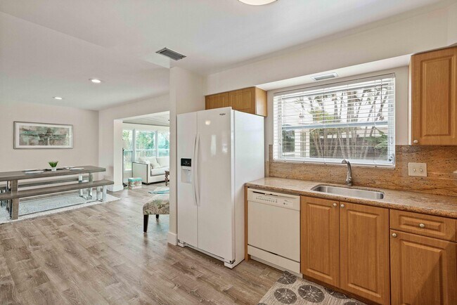 Building Photo - 655 Kingfish Pl