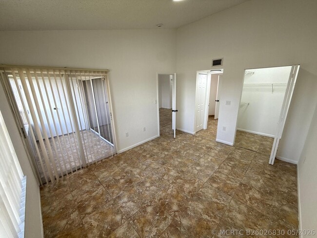 Building Photo - 2851 N Oakland Forest Dr