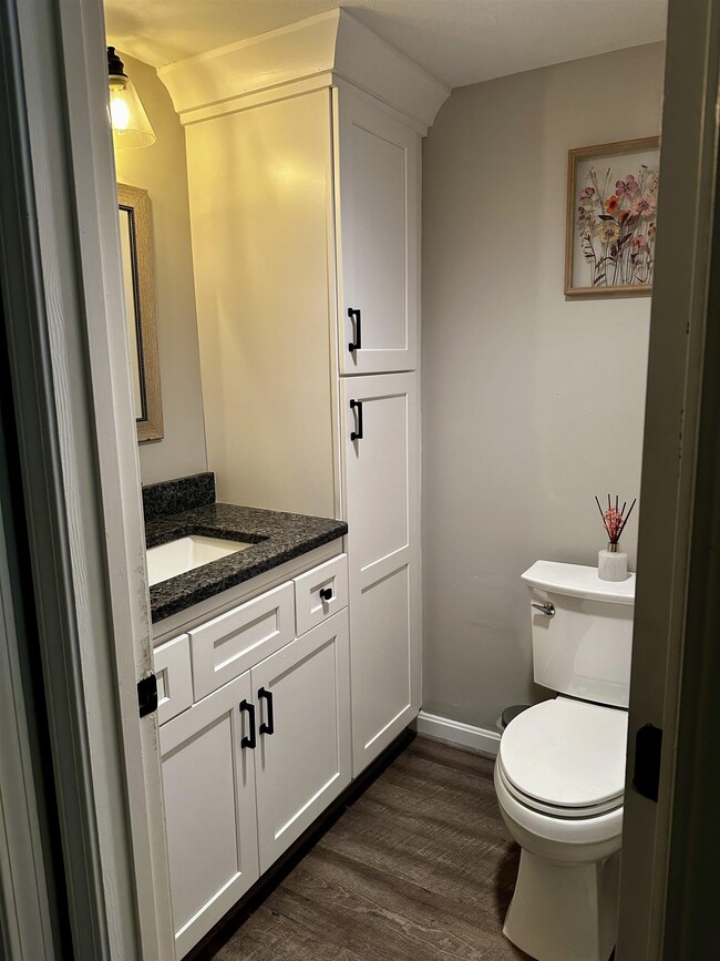 Building Photo - 22 Essex Grn Dr