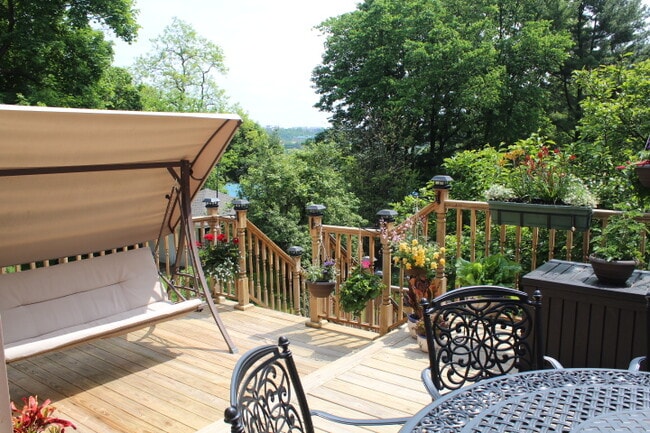 Building Photo - 1004 Winterton St