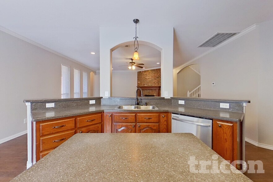 Building Photo - 1435 Red Wolf Dr