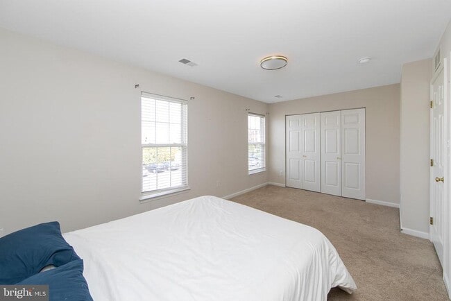 Building Photo - 156 Liberty Way