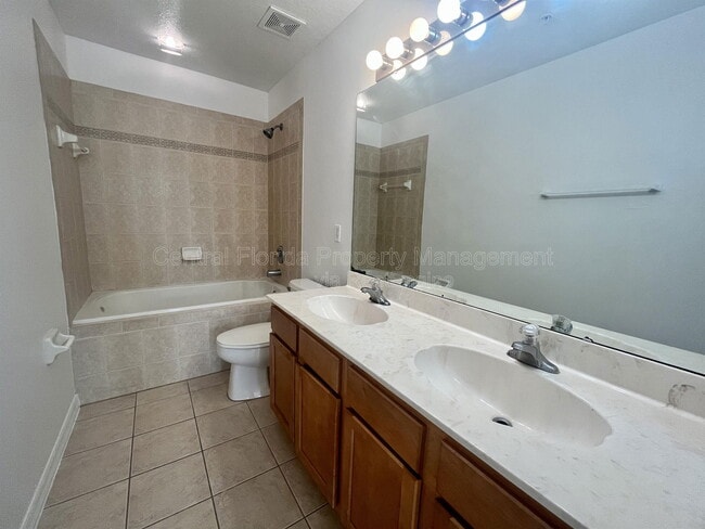 Building Photo - 10030 Moorshire Cir