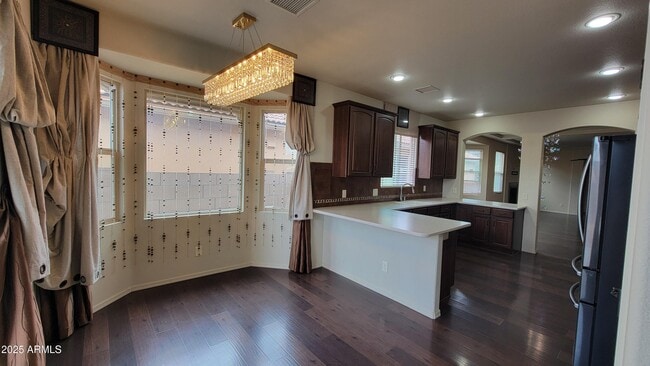 Building Photo - 333 Bainbridge Dr