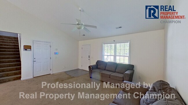 Building Photo - 3 BD/ 2.5 BA Home with Bonus Room, Attache...