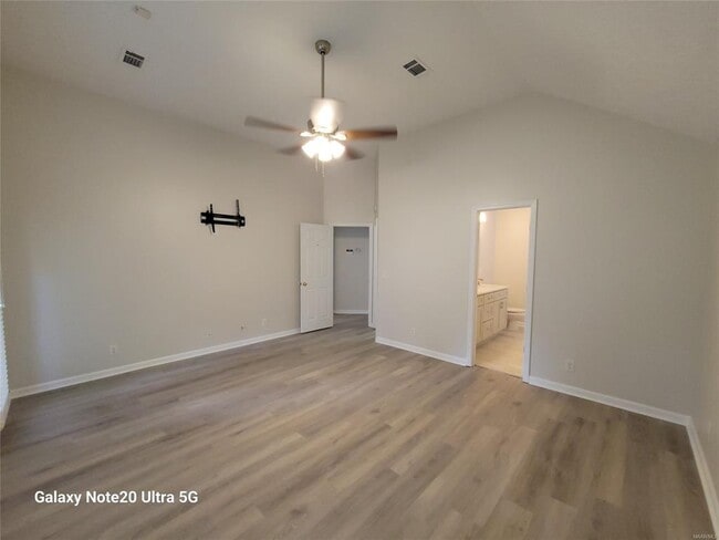 Building Photo - 6404 Deerwood Pl