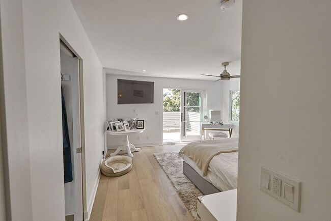 Building Photo - Spend the Holidays in Style | Fully Furnished Coronado Home