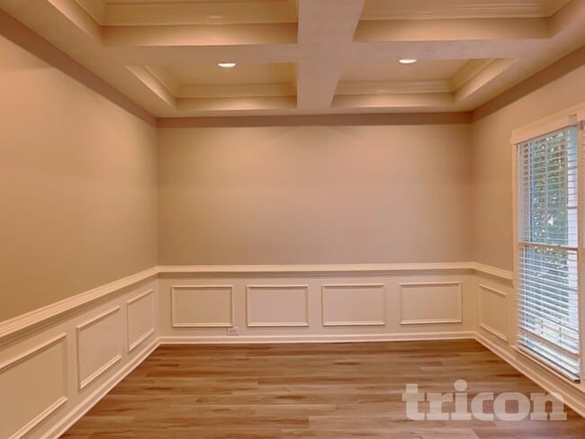 Building Photo - 3433 Palm Cir