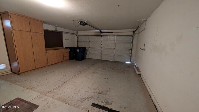 Building Photo - 1129 E Nardini St