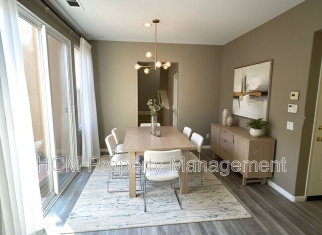 Building Photo - 21 Sonata St