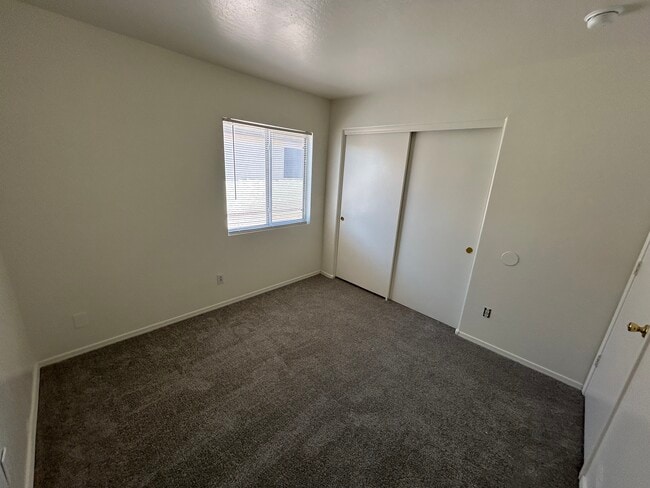 Building Photo - 12232 W Windrose Dr