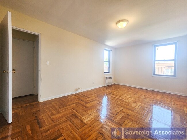 Building Photo - 525-527 Riverdale Avenue