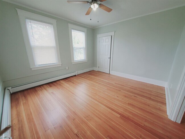 Building Photo - 1 br, 1 bath Condo - 467 Fairfield Ave Apt 3