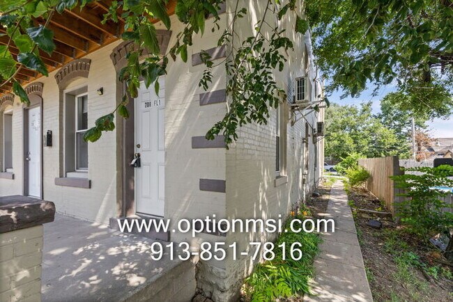 Building Photo - 1/2 month free if moved in by 7/31!! Available NOW