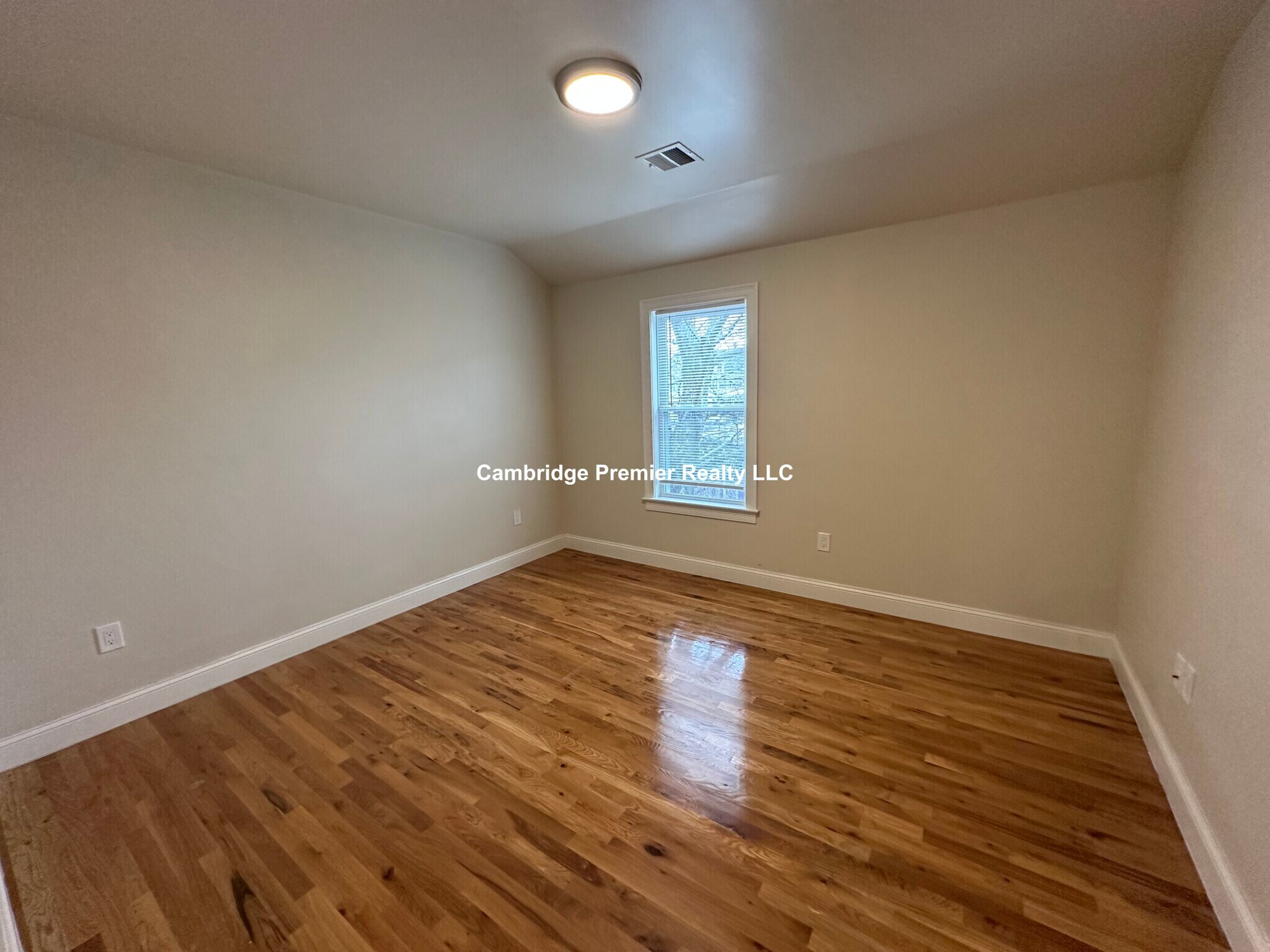 Building Photo - 96 Willis Ave