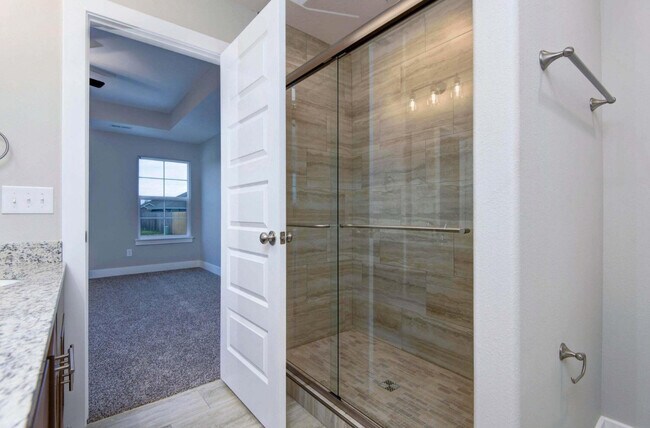 Building Photo - 698 Glenwood Ave