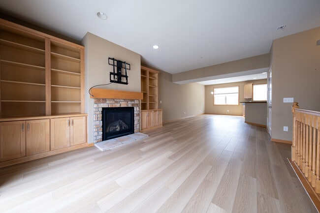 Building Photo - 9585 Madison Dr