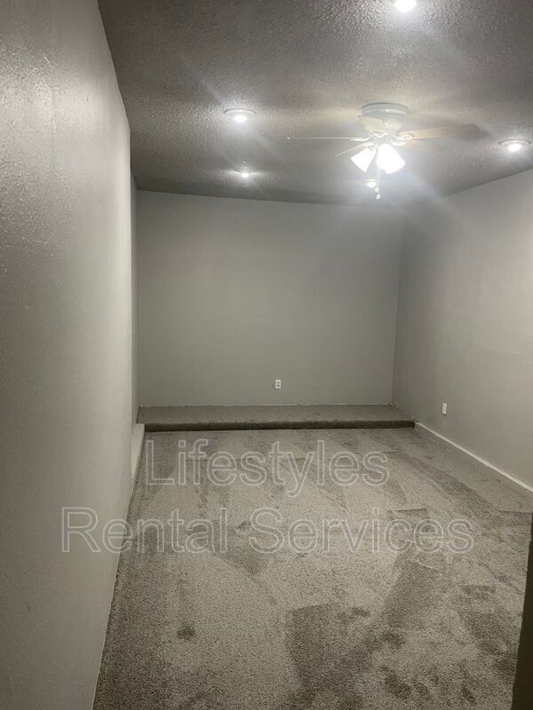 Building Photo - 3031 Cesery Blvd